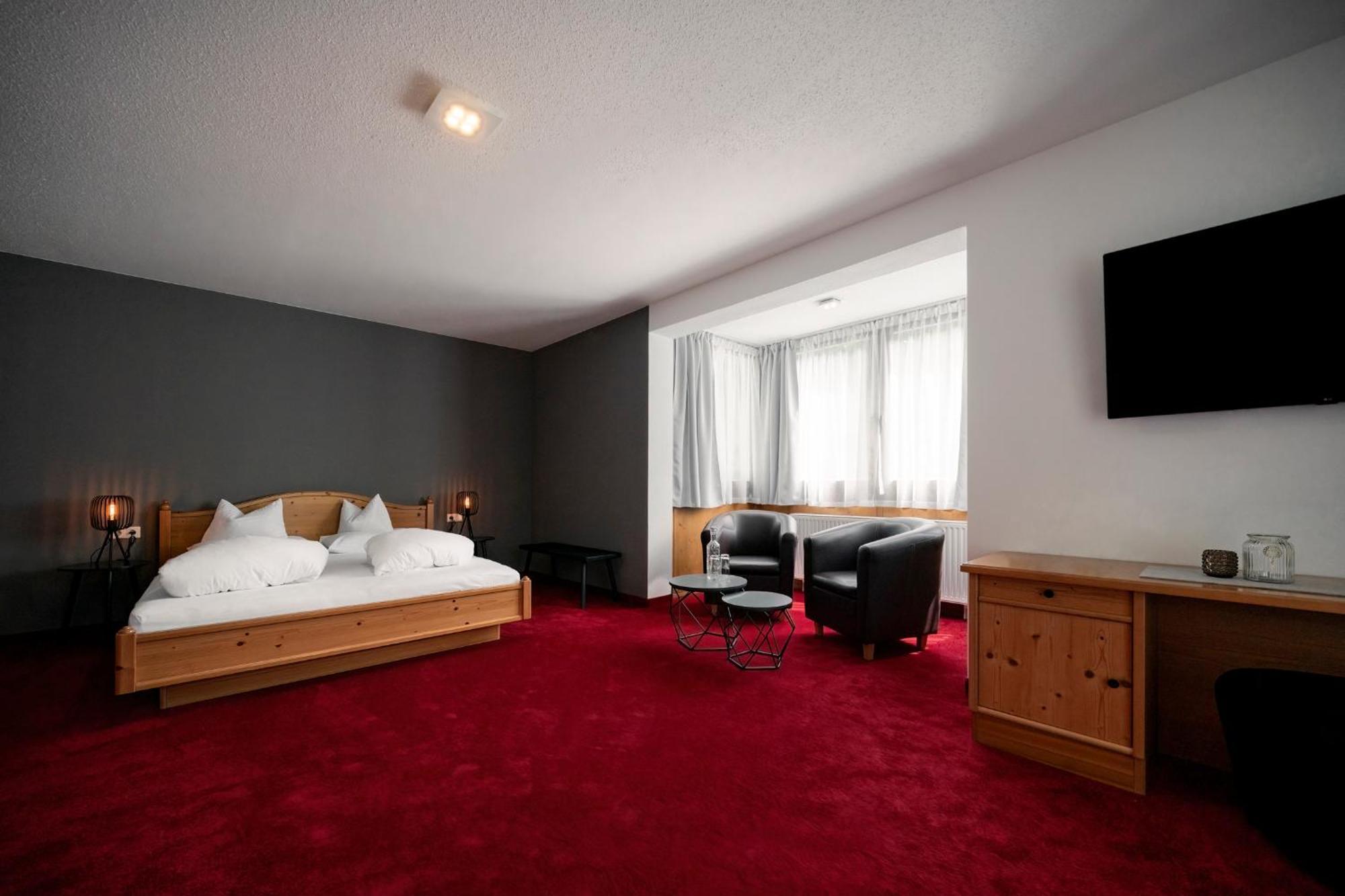אונקן Naturhotel Schuetterbad מראה חיצוני תמונה